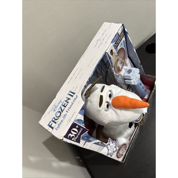 Disney Frozen 2 Follow Me Friend Olaf Interactive Plush Soft Toy Talks&Sings NEW - Picture 5 of 6